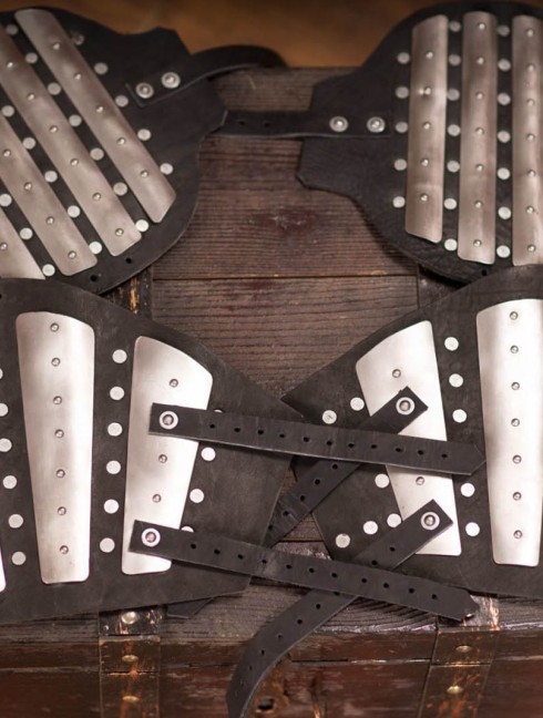 Splinted bracers Armures de brigandines