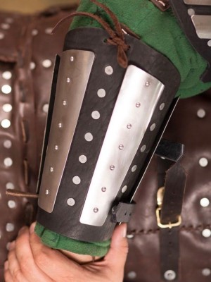 Splinted bracers