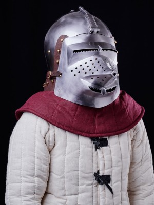 Bascinet hounskull, early XV century Helmets