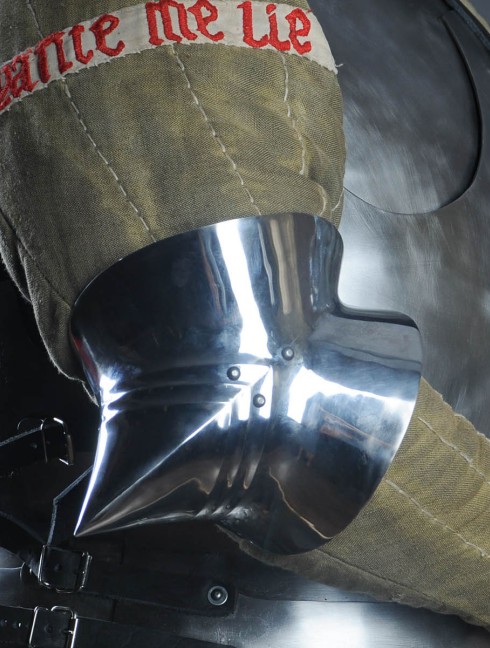 English gothic pointed elbow caps, 2nd half of the XV century Plattenrüstungen