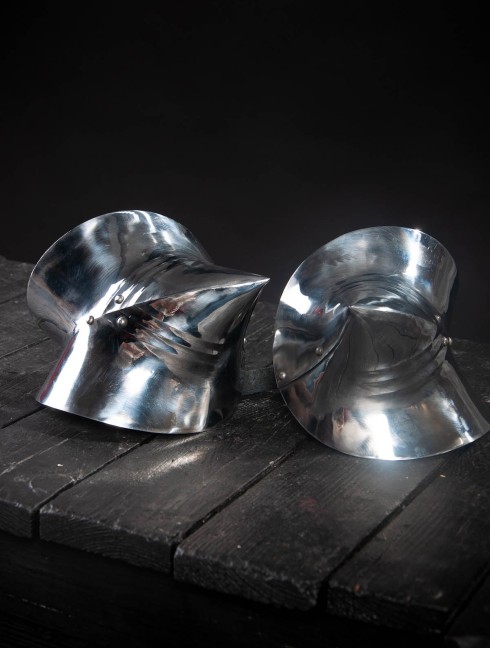 English gothic pointed elbow caps, 2nd half of the XV century Plattenrüstungen