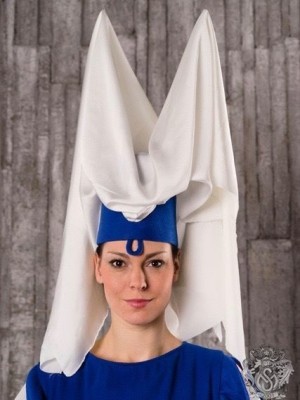 Hennin, XV century Headwear
