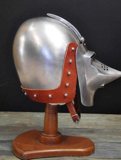 Bascinet of 1380-1410 years, from Higgins Armoury Museum Plattenrüstungen