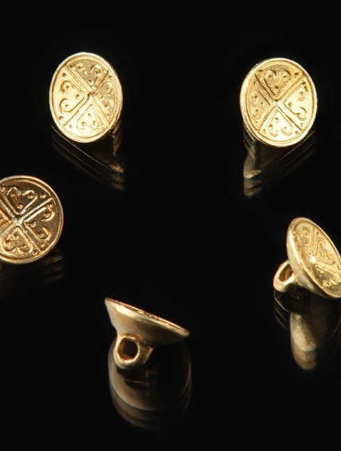 Medieval cast button with pattern, XIII-XV centuries Boutons, crochets, épingles