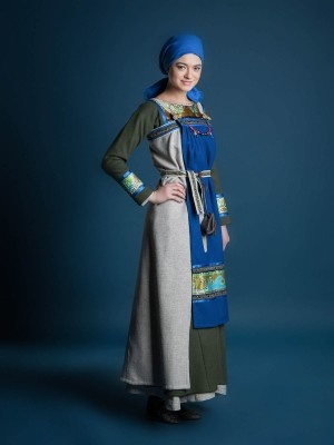 Women's viking outfit "Freyja style" Vêtements médiévaux