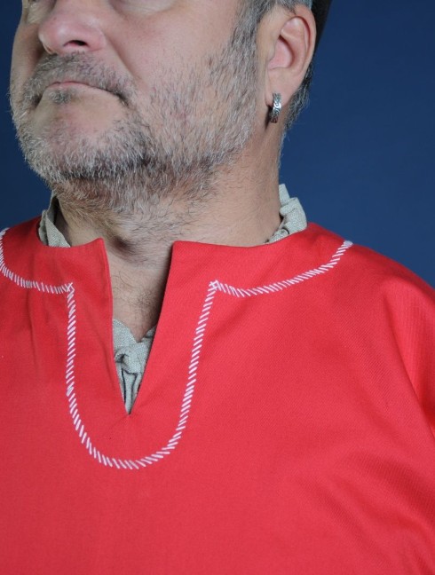 Medieval European shirt, red Versandfertig