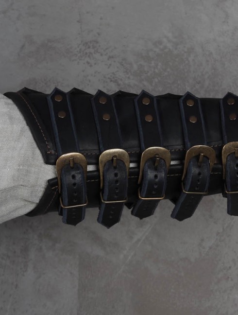 Leather bracers in Dragon style Arms