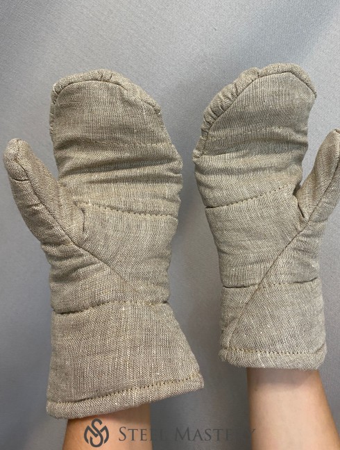 Padded mittens for medieval fencing Padded gloves and mittens