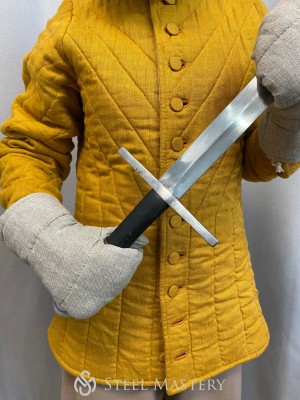 Padded mittens for medieval fencing