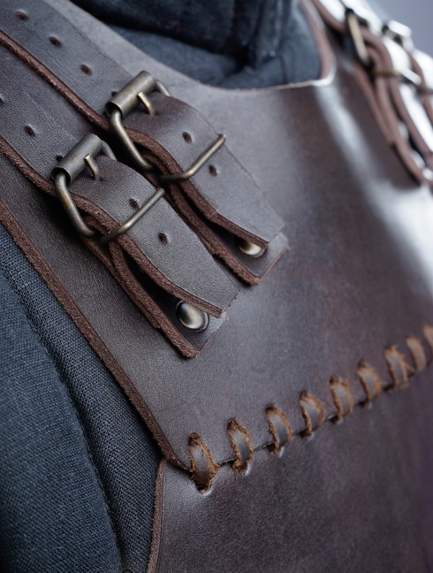 Leather armor costume in style of Bëor the Old Plattenrüstungen