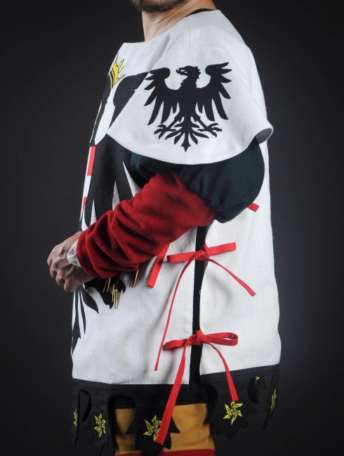 Tabard with black eagle with crown Mittelalterliche Kleidung