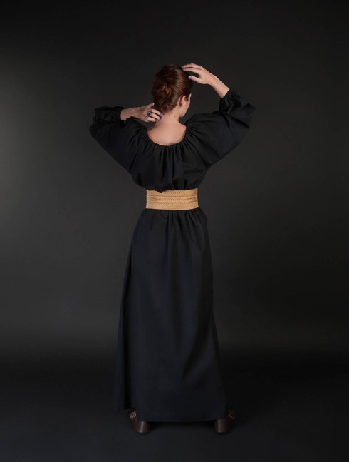Medieval gown with wide fabric belt Vestimenta medieval
