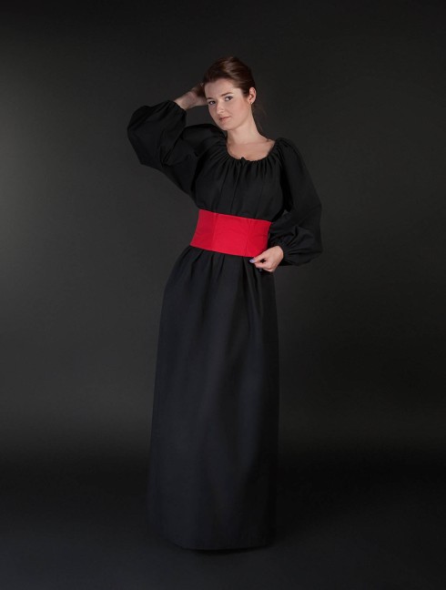 Medieval gown with wide fabric belt Mittelalterliche Kleidung