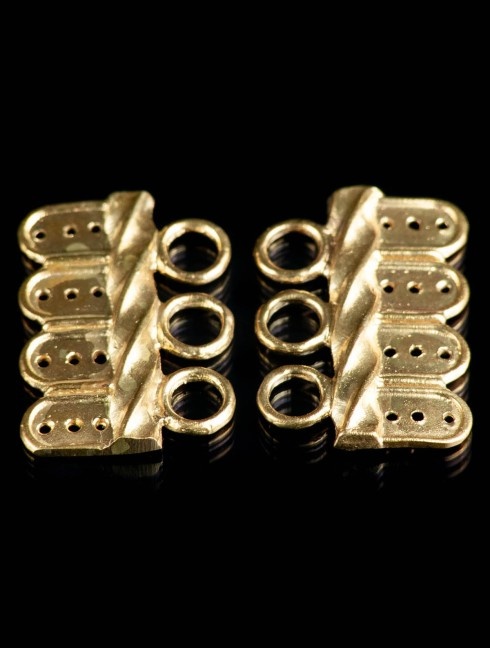 European fitting for clothes, XV century Broches y cierres