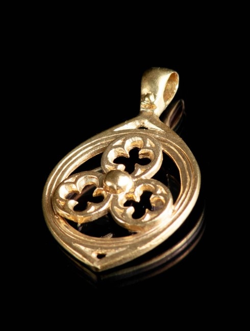 Medieval bronze girdle pendant in Gothic style, XIV-XV centuries Spille e cerniere