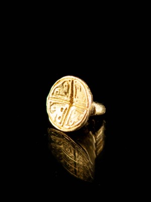 Medieval ornamented button, XIII-XV centuries Buttons, hooks, pins