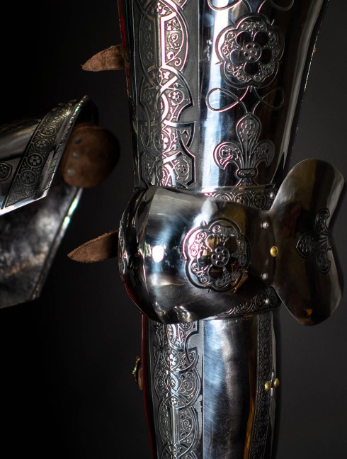 Full plate legs, part of full plate armor (garniture) of George Clifford, end of the XVI century  Corazza