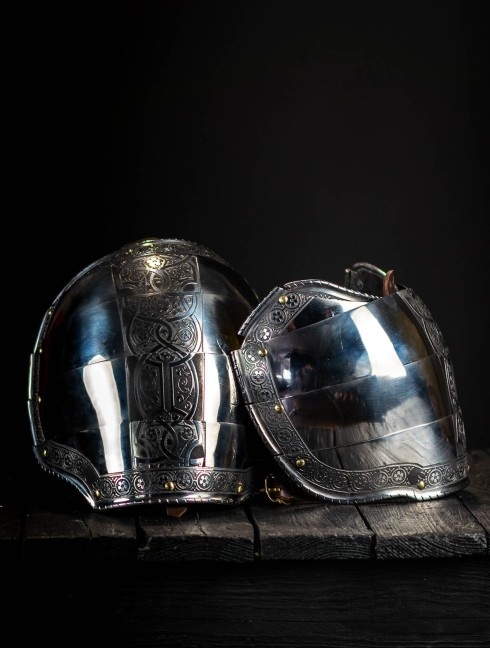 Plate pauldrons, part of full plate armor (garniture) of George Clifford, end of the XVI century Corazza