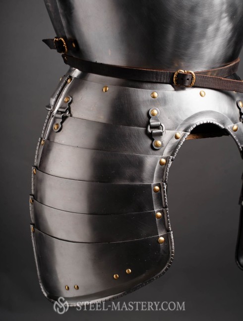 Cuirass, part of full plate armor (garniture) of George Clifford, end of the XVI century Plattenrüstungen