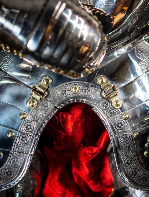 Cuirass, part of full plate armor (garniture) of George Clifford, end of the XVI century Armadura de placas