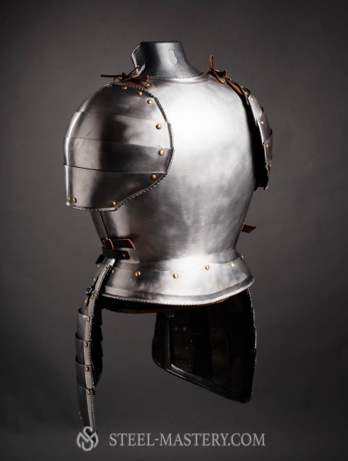 Cuirass, part of full plate armor (garniture) of George Clifford, end of the XVI century Plattenrüstungen