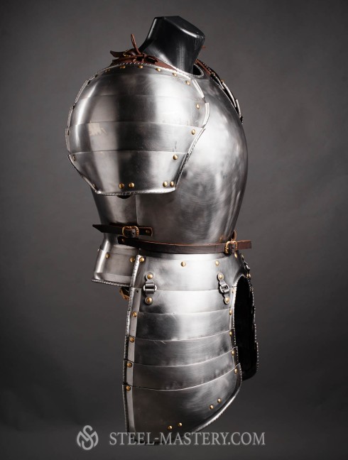 Cuirass, part of full plate armor (garniture) of George Clifford, end of the XVI century Plate armor