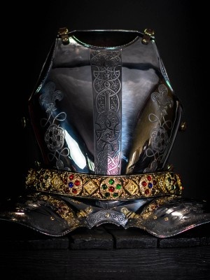 Cuirass, part of full plate armor (garniture) of George Clifford, end of the XVI century Armure de plaques