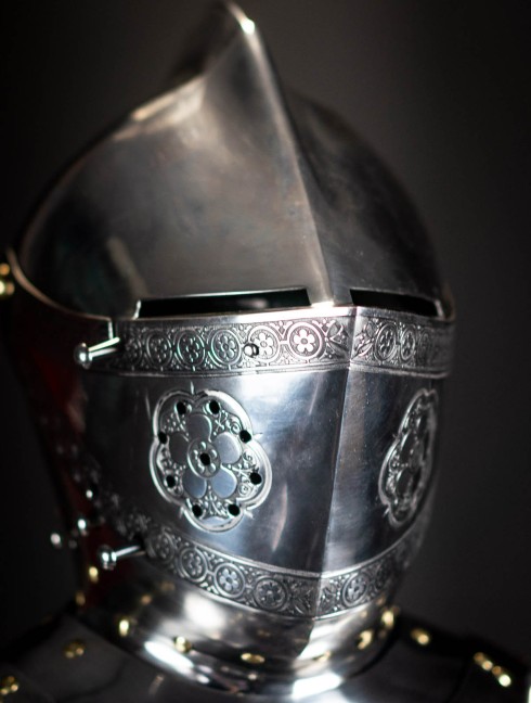 Armet, part of full plate armor (garniture) of George Clifford, end of the XVI century Plate armor