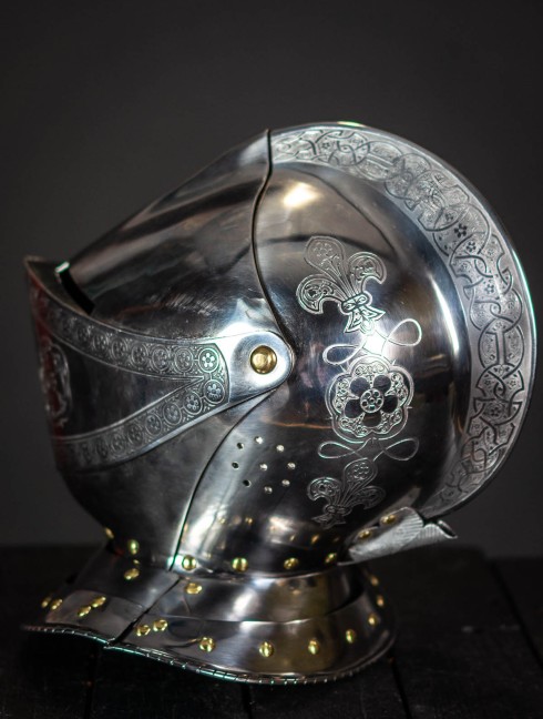 Armet, part of full plate armor (garniture) of George Clifford, end of the XVI century Plate armor