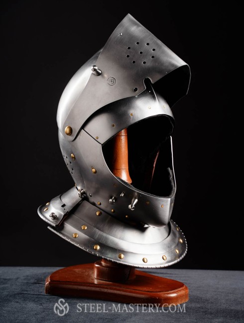 Armet, part of full plate armor (garniture) of George Clifford, end of the XVI century Plate armor