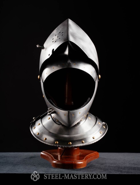 Armet, part of full plate armor (garniture) of George Clifford, end of the XVI century Plate armor