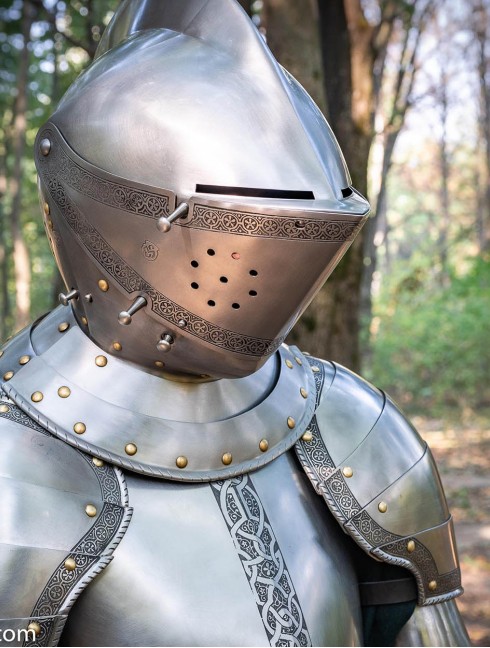 Armet, part of full plate armor (garniture) of George Clifford, end of the XVI century Plate armor