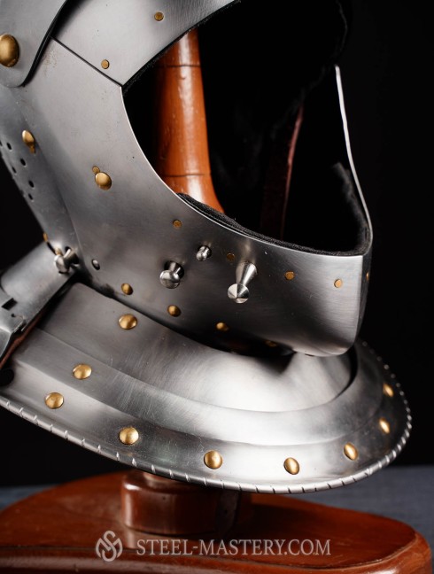 Armet, part of full plate armor (garniture) of George Clifford, end of the XVI century Plate armor