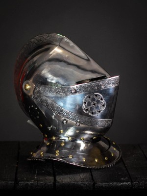 Armet, part of full plate armor (garniture) of George Clifford, end of the XVI century Plate armor