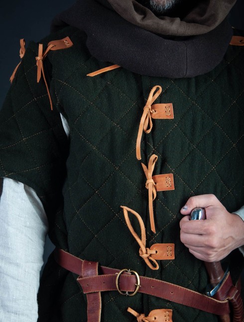 Gambeson with elbow-lenght sleeves Gambison
