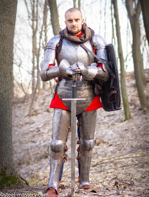 KNIGHT PLATE ARMOR OF XIV CENTURY Armadura de placas