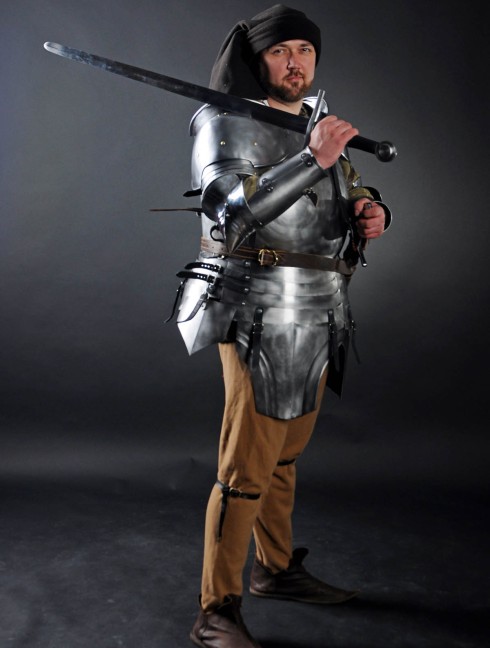 PLATE ARMOUR FOR CAPTAIN OF THE REDANIAN GUARD