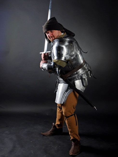 PLATE ARMOUR FOR CAPTAIN OF THE REDANIAN GUARD