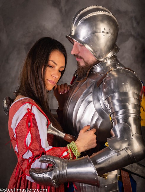 LANDSKNECHT PLATE ARMS AND SPAULDERS, XVI CENTURY Brazaletes, codales y brazales de metal