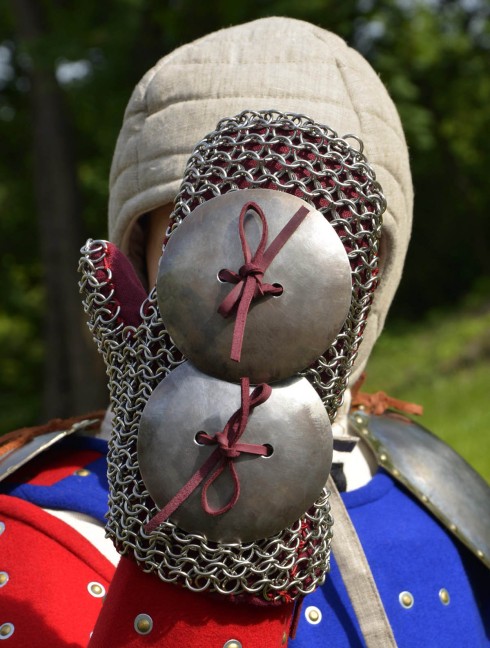 CHAINMAIL GLOVE  Guanteletes y manoplas de malla y escamas