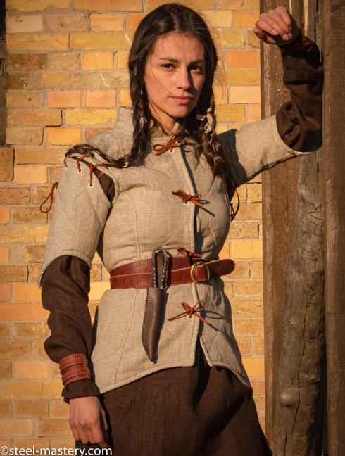 FEMALE SLEEVELESS GAMBESON 