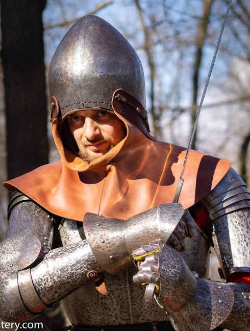 KNIGHT BASCINET HELMET OF XIV CENTURY Elmetti