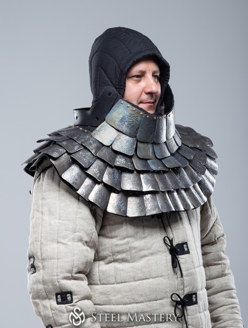 BATTLE-READY SCALE AVENTAIL Cascos
