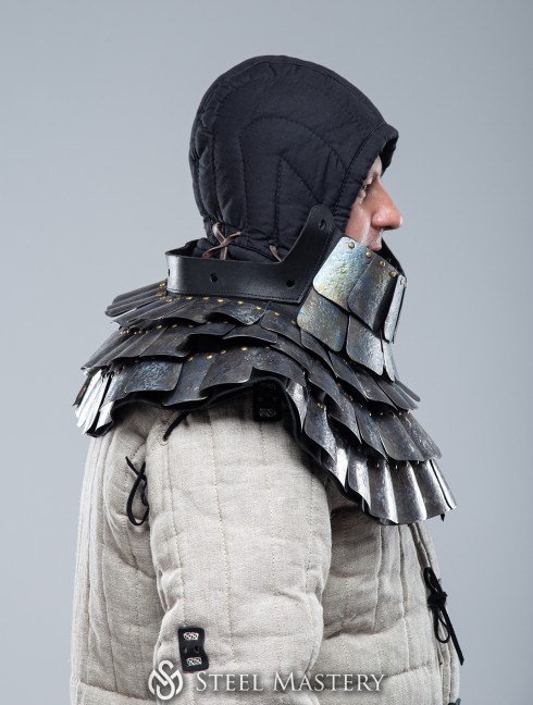 BATTLE-READY SCALE AVENTAIL Cascos