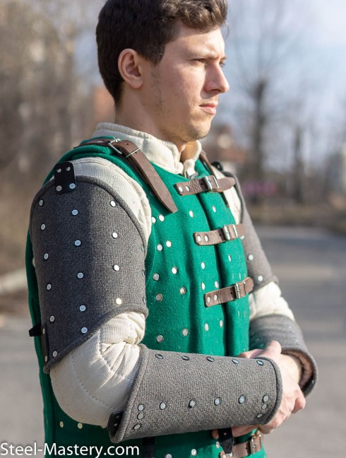 WOOLEN BRACERS Armadura brigandina