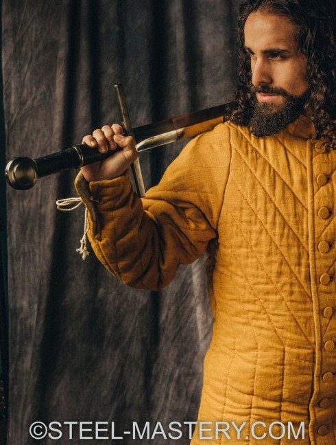 GAMBESON AND CHAUSSES FENCING SET Ensembles d'armures gambisonnées