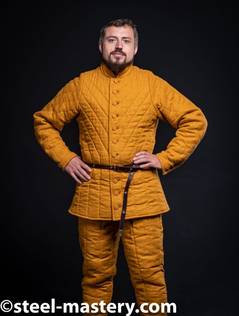 GAMBESON AND CHAUSSES FENCING SET Ensembles d'armures gambisonnées