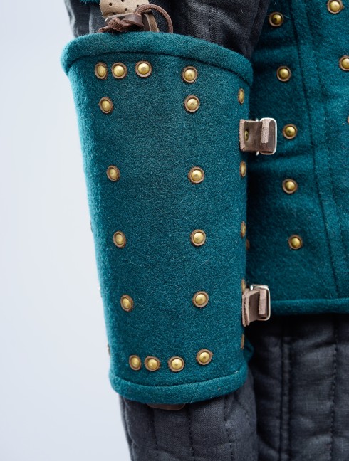 Woolen medieval bracers Armadura brigandina