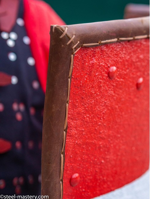 Medieval shield with leather edge Scudi