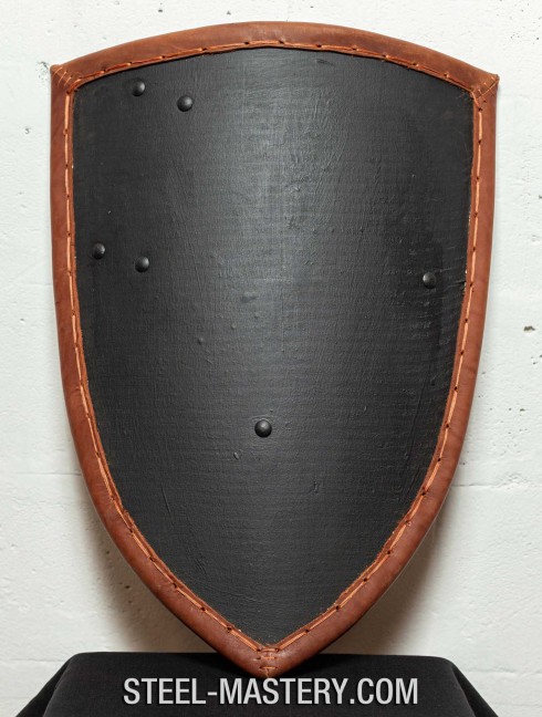 Medieval shield with leather edge Boucliers